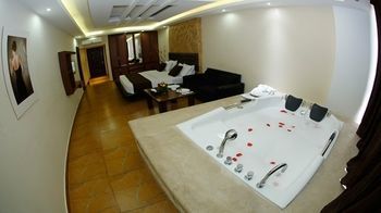Bouery Hotel Kfar Yassine Екстериор снимка